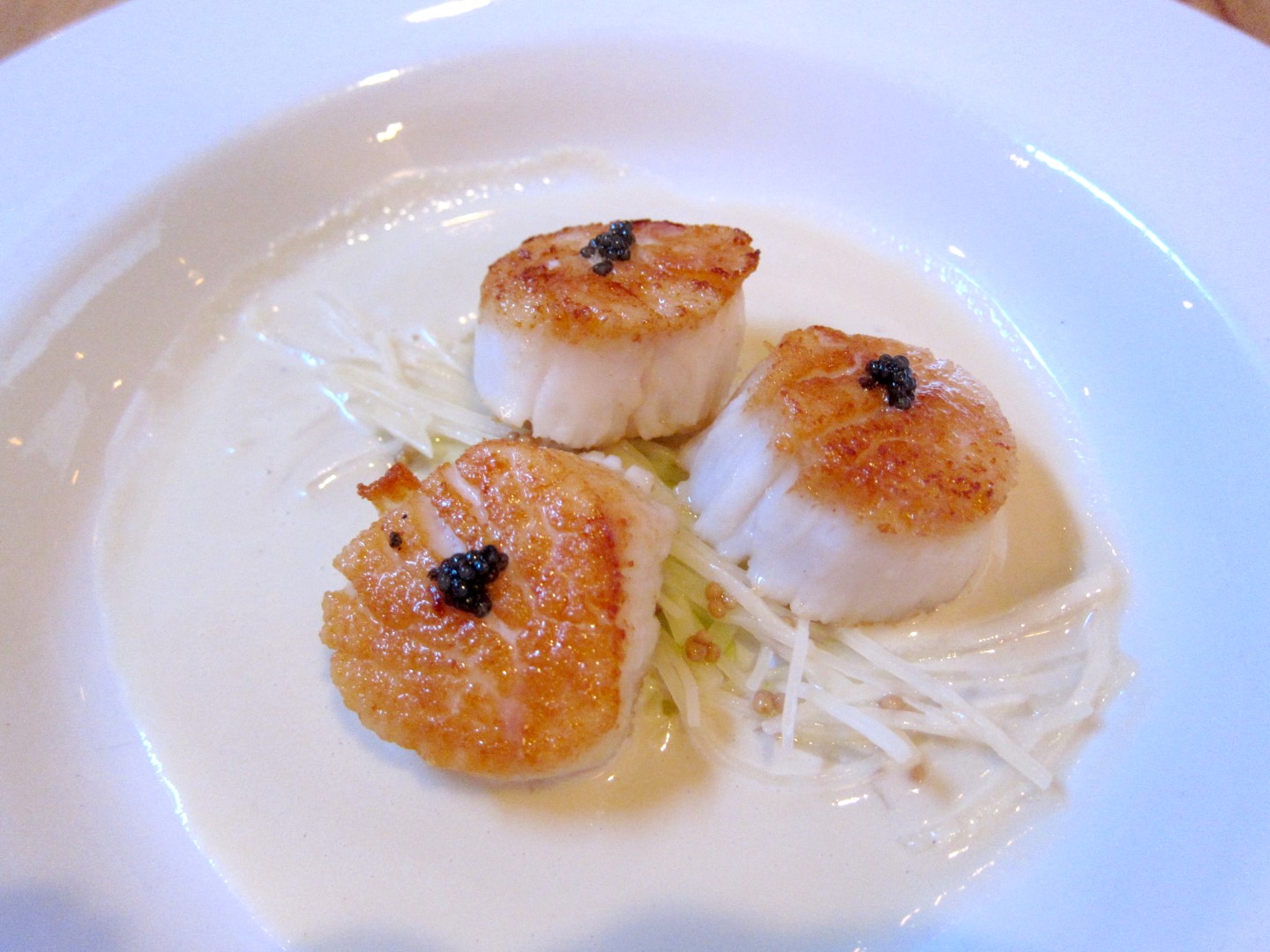 Racion - Pan-seared Scallops