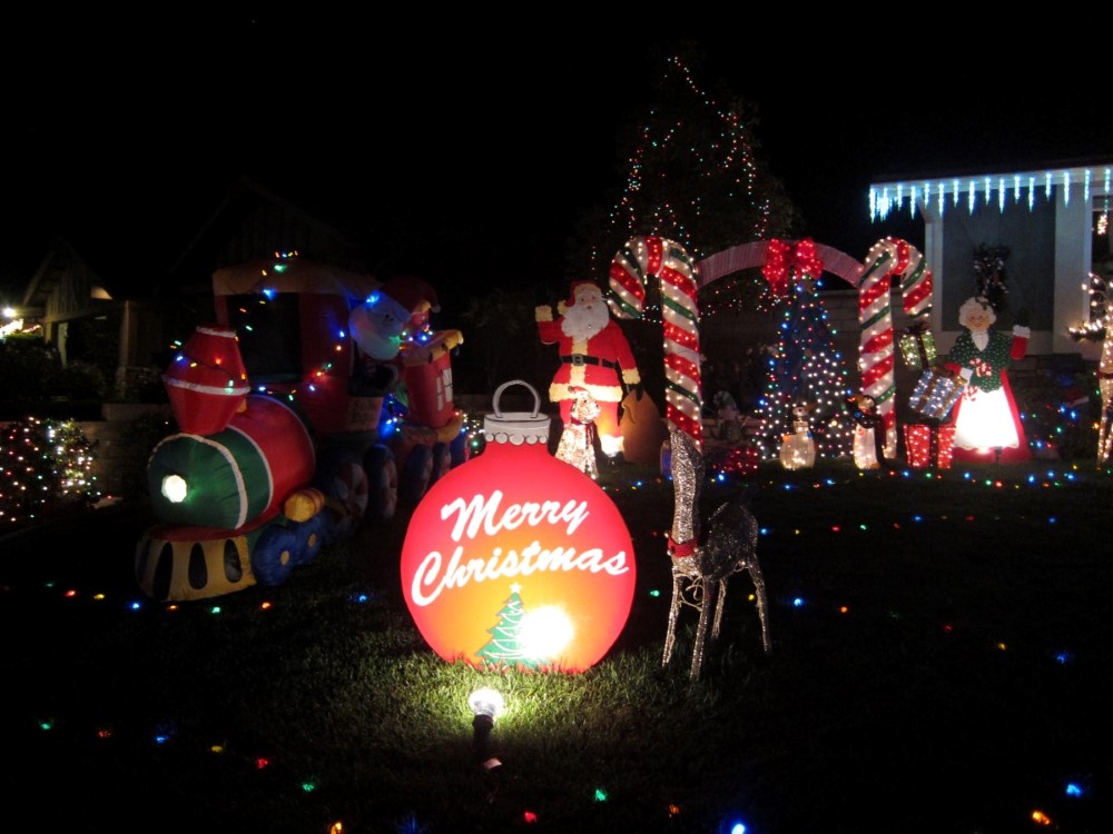 Brea Eagle Hills Christmas Lights 